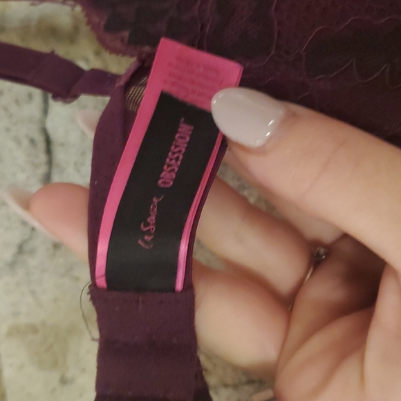 Two Women's La Senza, Obsession Plunge,  Push-up, Lace Bras. Size 34 C. - Picture 3 of 8